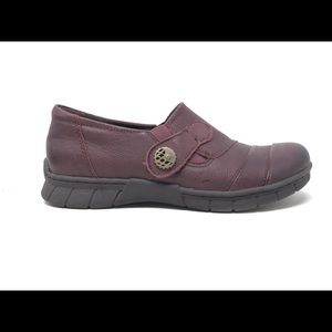 Earth origins Norah burgundy slip on shoes size 8M